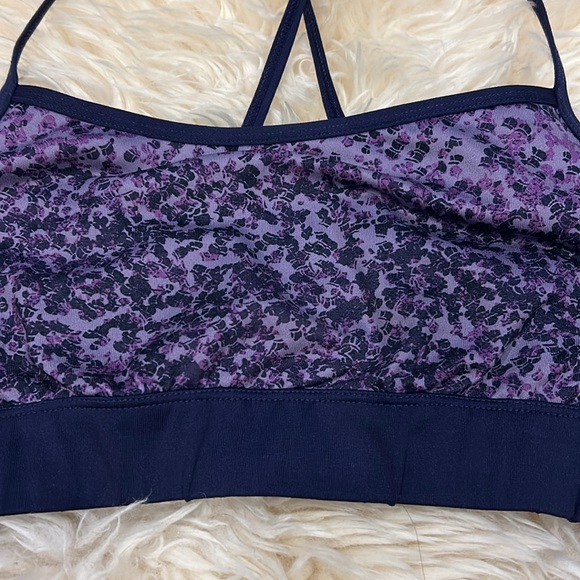 Champion Women’s Sports Bra with Delicate Straps in Light Purple/Purple Satin M - Picture 2 of 6